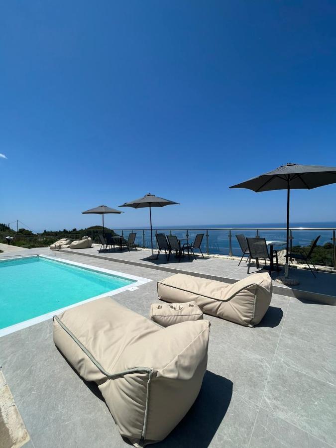 Melikiron Luxury Apartments Áyios Nikítas Eksteriør billede